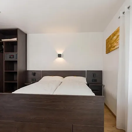 Hotel Latio *